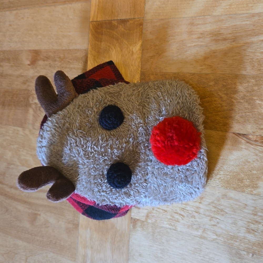 Cute infant Rudolf cap by rising star